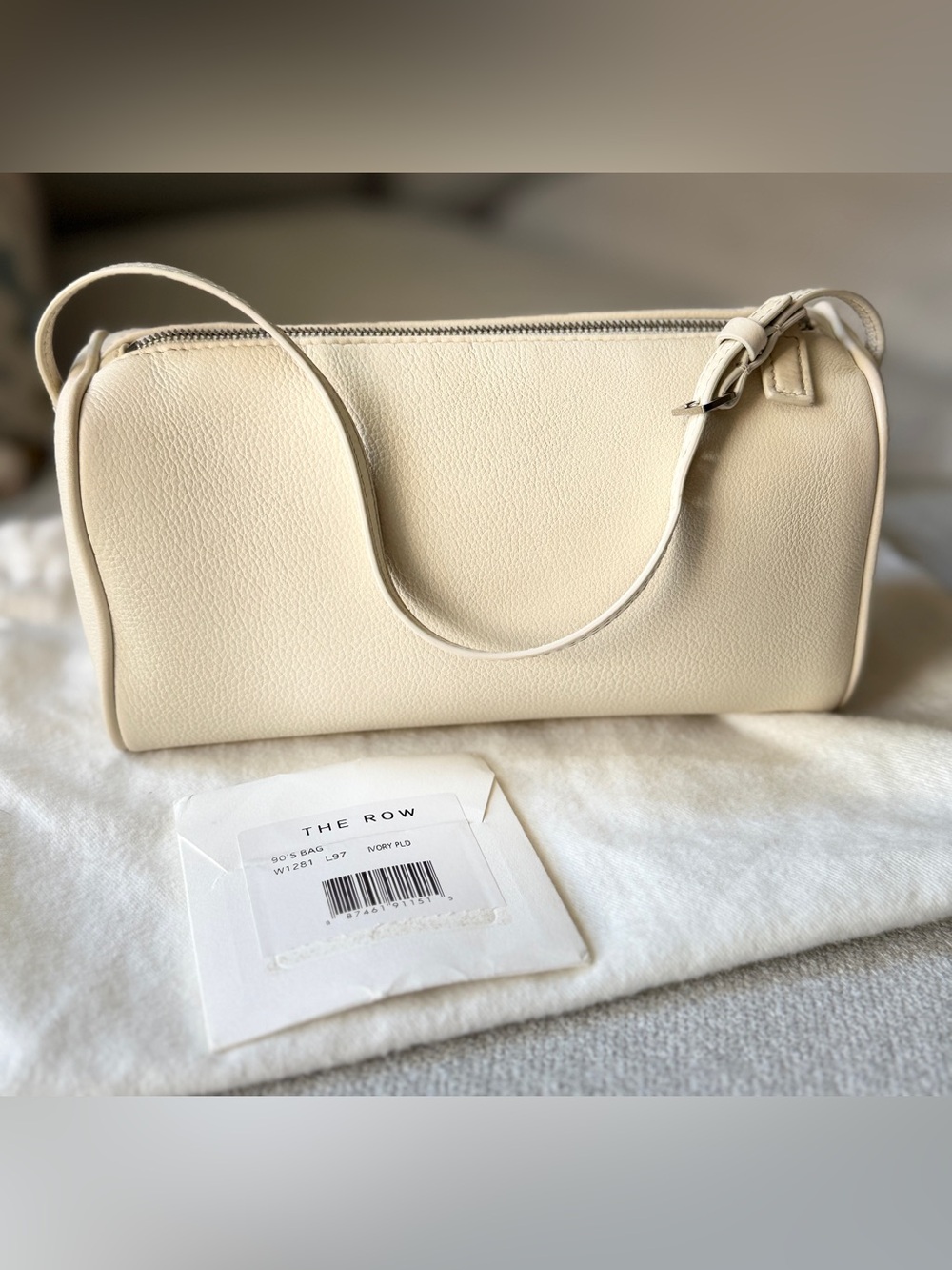 The Row Grained Calfskin 90's Bag In Ivory